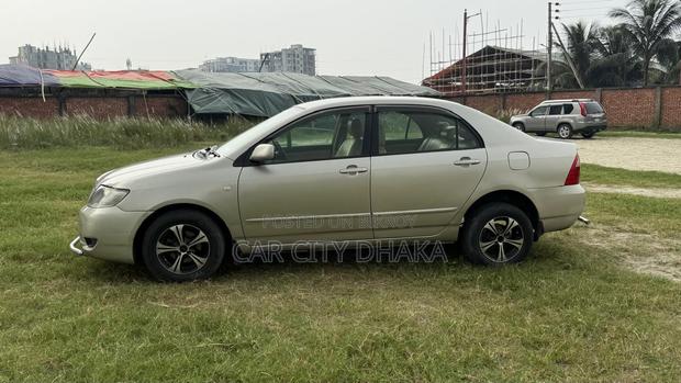 Toyota Corolla 2004 Gold