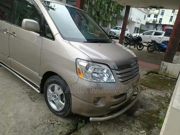 Toyota Verso 1.6 2013 Brown