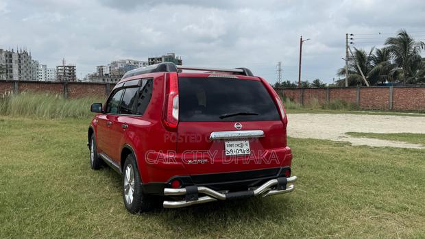 Nissan X-Trail 2011 Red