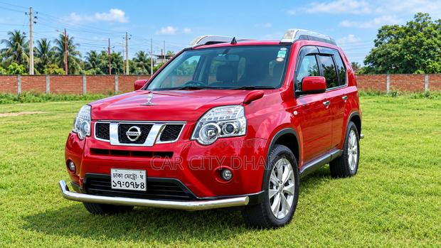 Nissan X-Trail 2011 Red