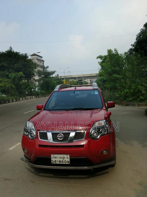 Nissan X-Trail 2.0 Petrol AWD 2013 Red