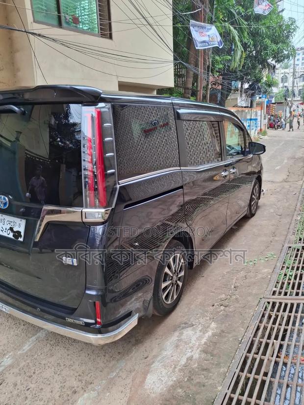 Toyota Noah 2019 Black
