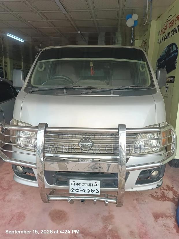 Nissan Caravan 2010 Silver