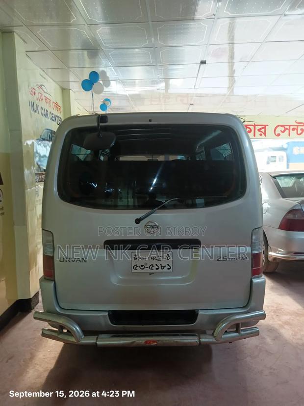 Nissan Caravan 2010 Silver