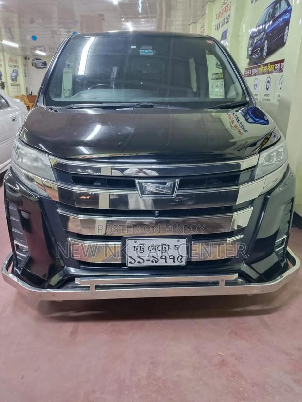 Toyota Noah 2.0 AWD (7 Seater) 2018 Black