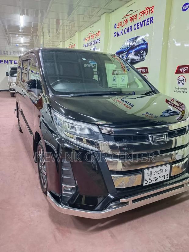 Toyota Noah 2.0 AWD (7 Seater) 2018 Black