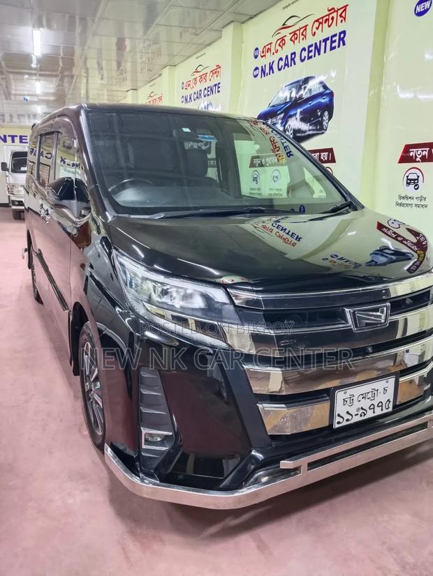 Toyota Noah 2.0 AWD (7 Seater) 2018 Black
