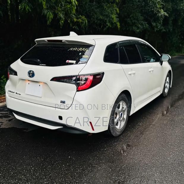 Toyota Corolla Touring G-X 2021 Pearl