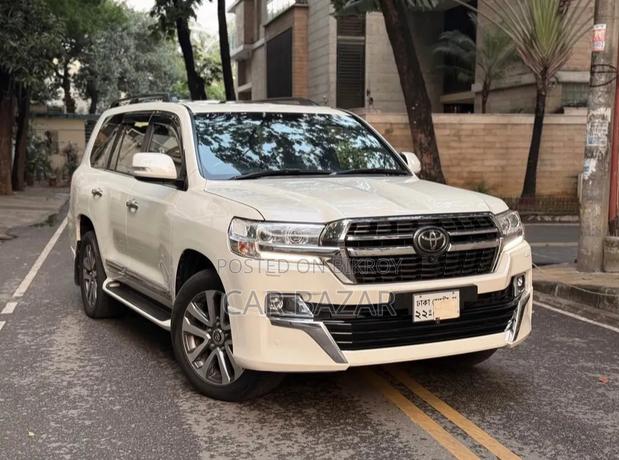 Toyota Land Cruiser 4.5 V8 VXR 2020 White