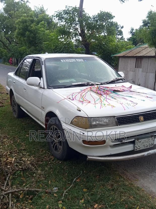 Toyota Corolla 1993 White