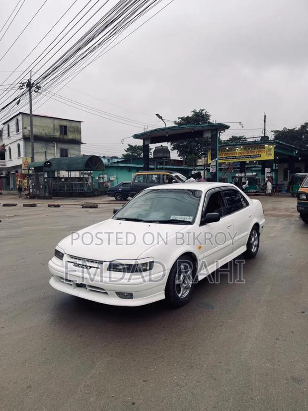 Toyota Corolla 1997 White