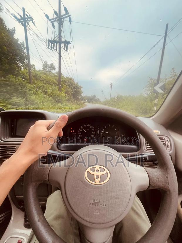 Toyota Corolla 1997 White