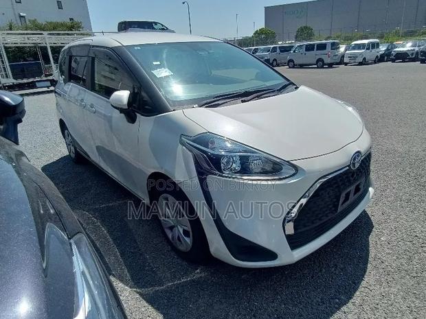 Toyota Sienta 2021 Pearl