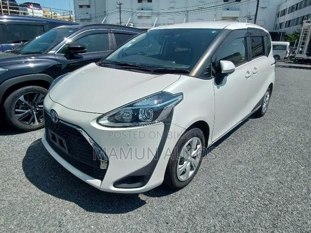 Toyota Sienta 2021 Pearl