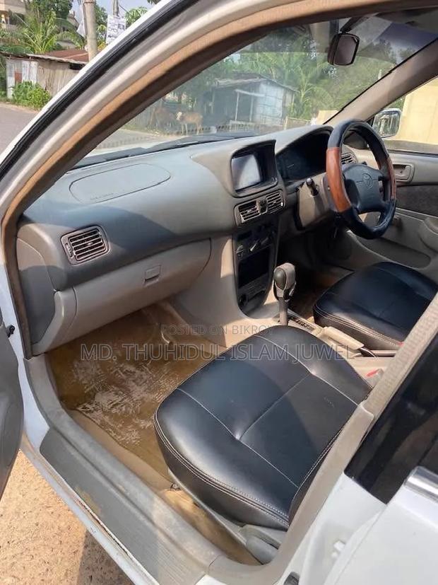 Toyota Corolla Automatic 1999 White