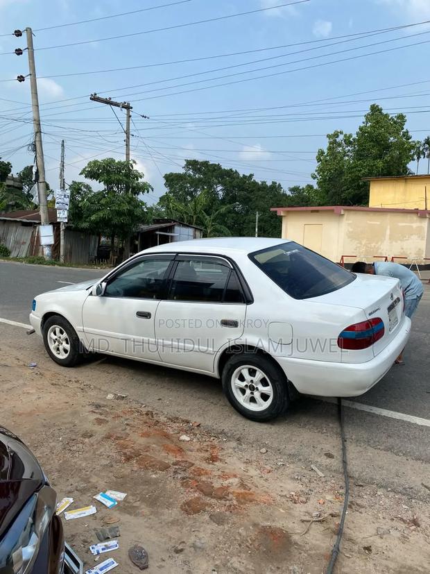 Toyota Corolla Automatic 1999 White