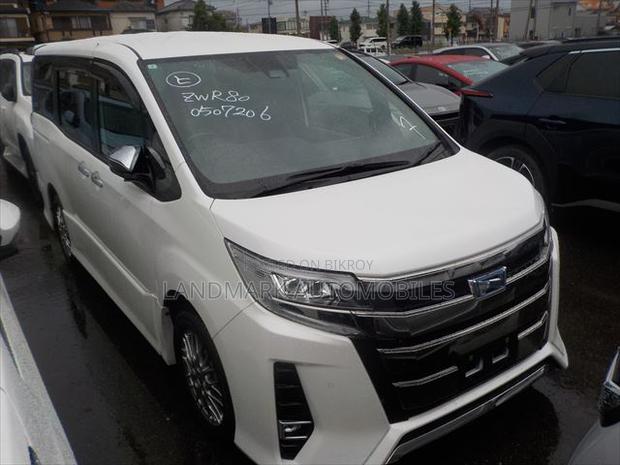 Toyota Noah 2021 Pearl