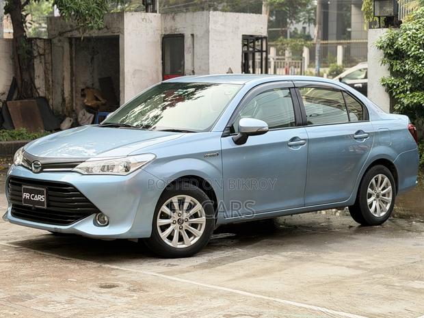Toyota Axio 1.5 Hybrid 2WD 2016 Blue