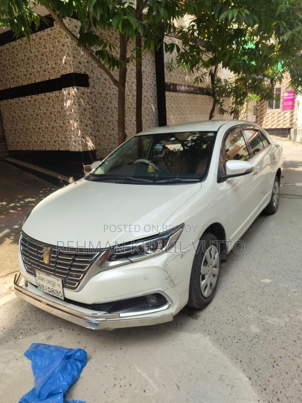 Toyota Premio 2017 Pearl