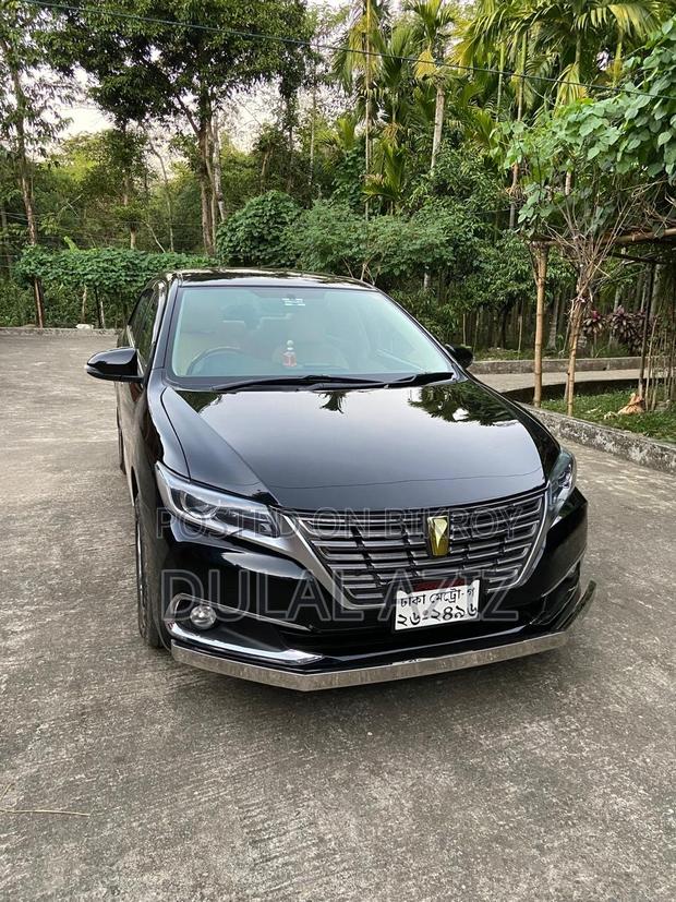 Toyota Premio 2015 Black