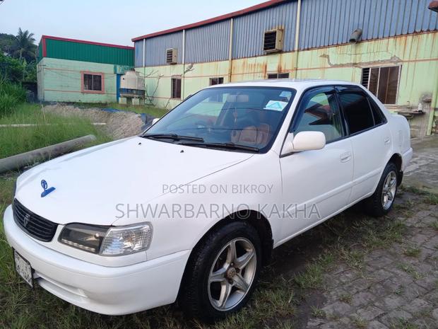 Toyota Corolla Sedan Automatic 1997 White