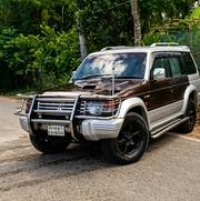 Mitsubishi Pajero 1990 Silver for sale