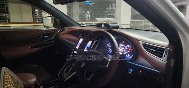 Toyota Harrier 2.0 2017 Pearl
