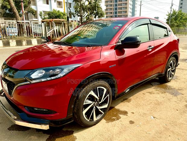 Honda Vezel 1.5 Hybrid 2WD 2017 Red