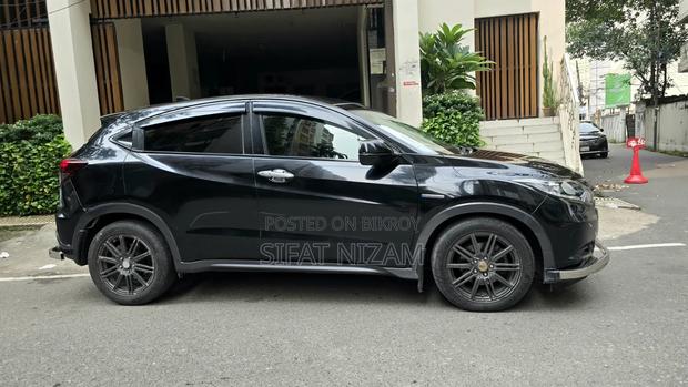 Honda Vezel 1.5 Hybrid 2WD 2016 Black