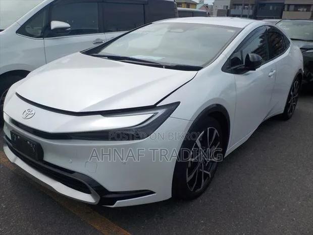 Toyota Prius 2024 Pearl