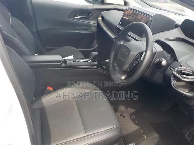 Toyota Prius 2024 Pearl