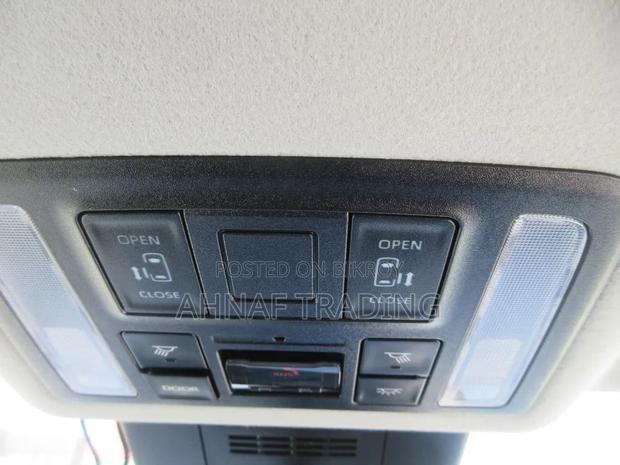 Toyota Noah 2023 Silver