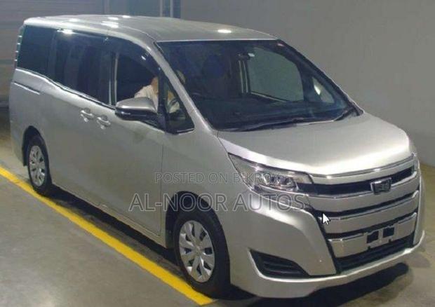 Toyota Noah 2.0 FWD (8 Seater) 2021 Silver