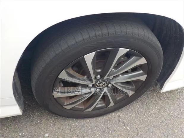 Toyota Voxy 2023 Pearl