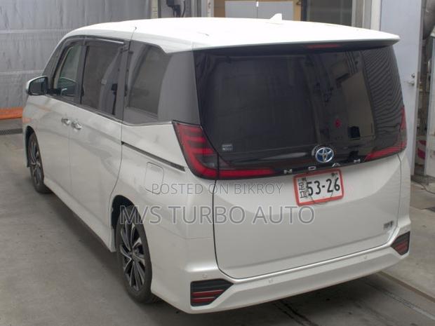 Toyota Noah 2023 Pearl