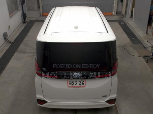 Toyota Noah 2023 Pearl