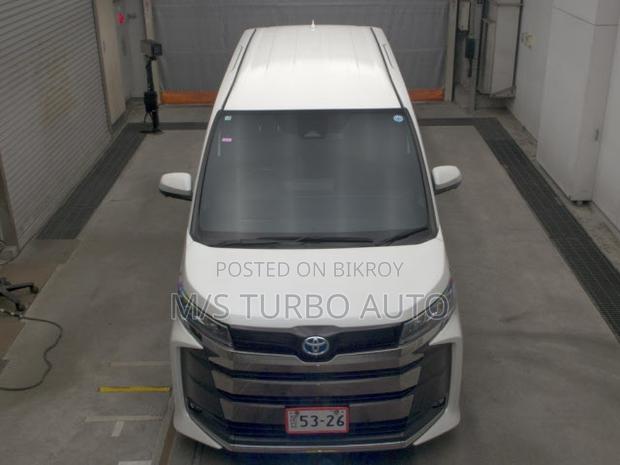 Toyota Noah 2023 Pearl