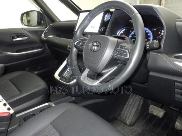 Toyota Noah 2023 Pearl