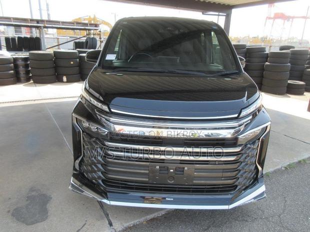Toyota Voxy 2022 Black