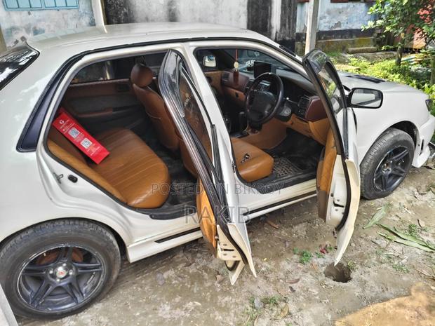 Toyota Corolla 2000