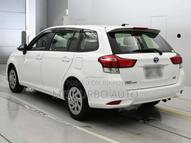 Toyota Corolla Fielder 2021 White