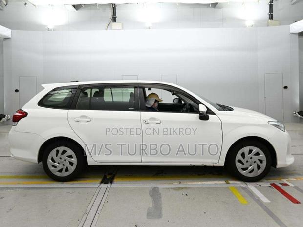 Toyota Corolla Fielder 2021 White