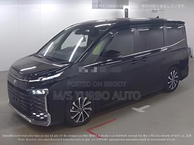 Toyota Voxy 2022 Black