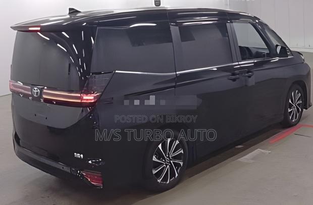 Toyota Voxy 2022 Black