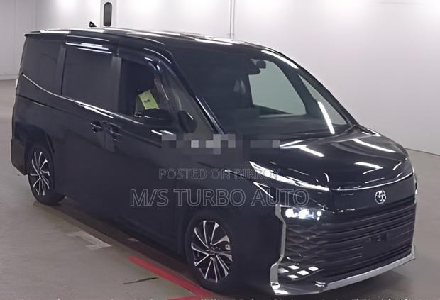 Toyota Voxy 2022 Black