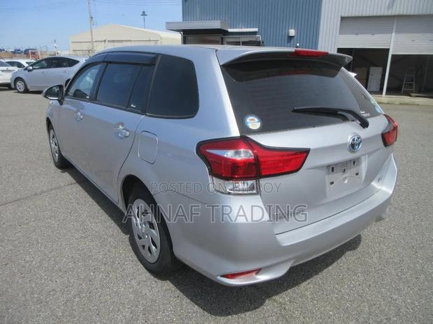 Toyota Corolla Fielder 2021 Silver