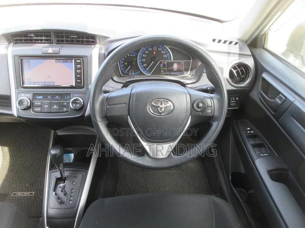 Toyota Corolla Fielder 2021 Silver