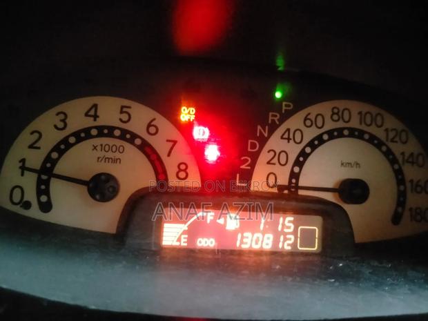Toyota Fun Cargo 2000 Silver