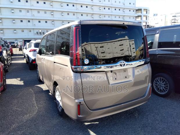 Toyota Noah 2.0 FWD (8 Seater) 2021 Brown
