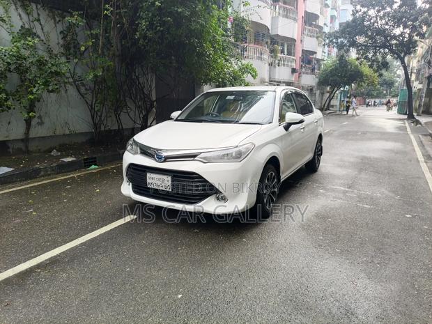 Toyota Axio 1.5 Hybrid 2WD 2016 White